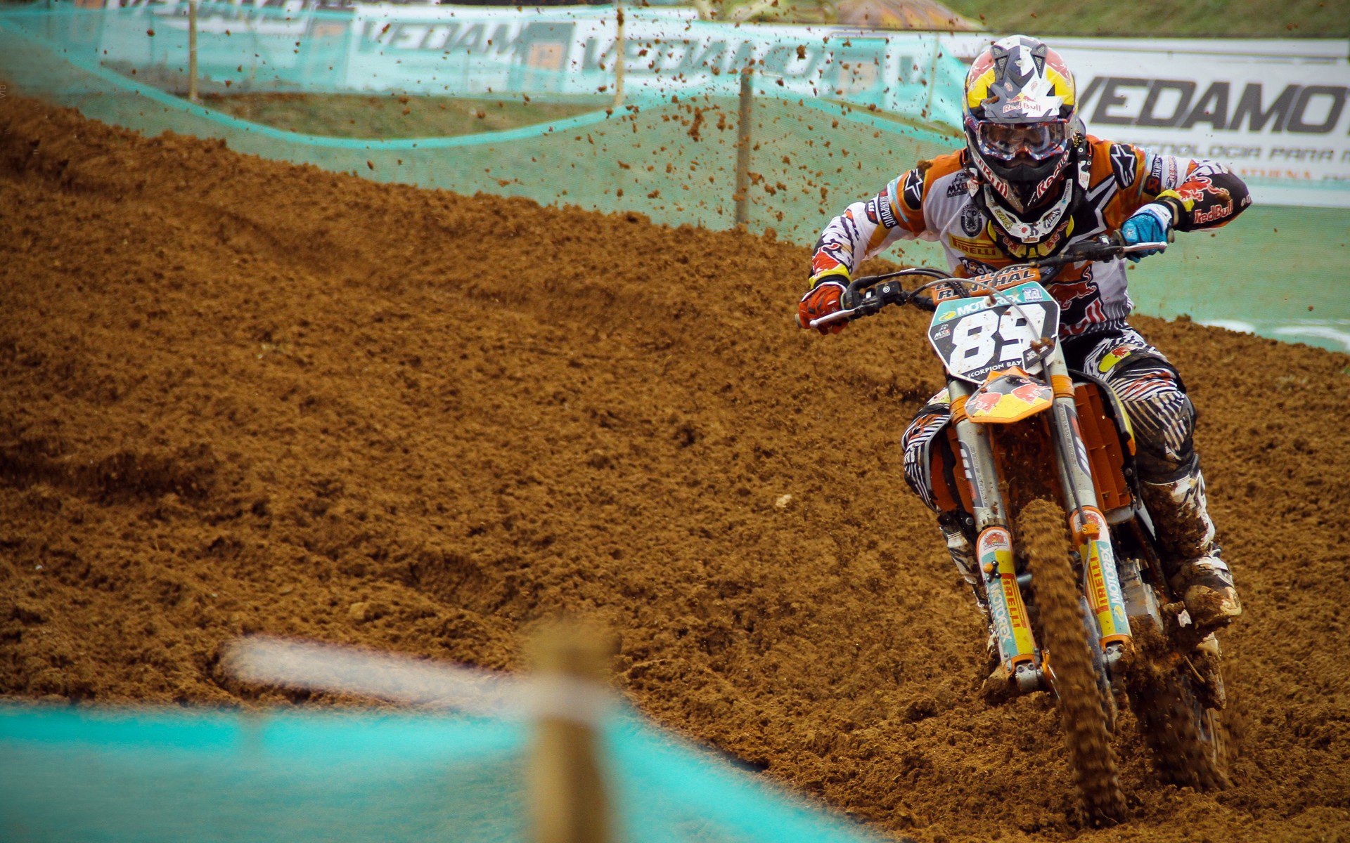 足球运动在年轻群体中的影响力持续扩大，社会认同感增强，论青少年足球发展的重要性